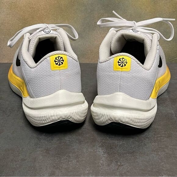 Nike Zoom Winflo 10 DV4023-101 Women's White Running Shoes Size 8.5M - Picture 7 of 16